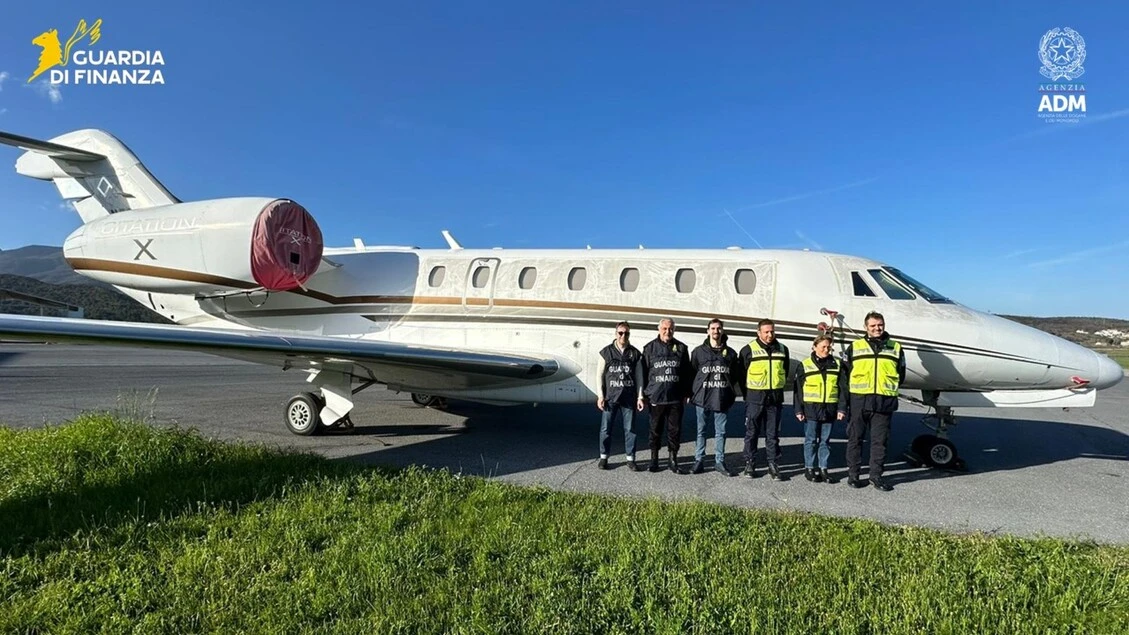 Maxi evasione Iva, sequestrati tre jet privati nel savonese