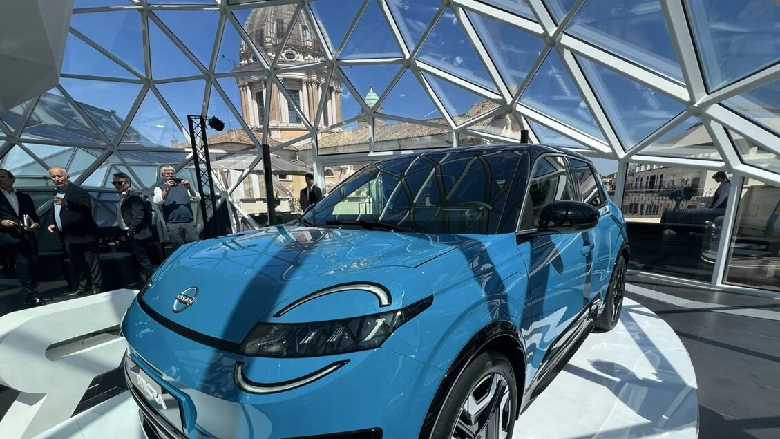 Nissan, la nuova Micra punta sull'elettrico