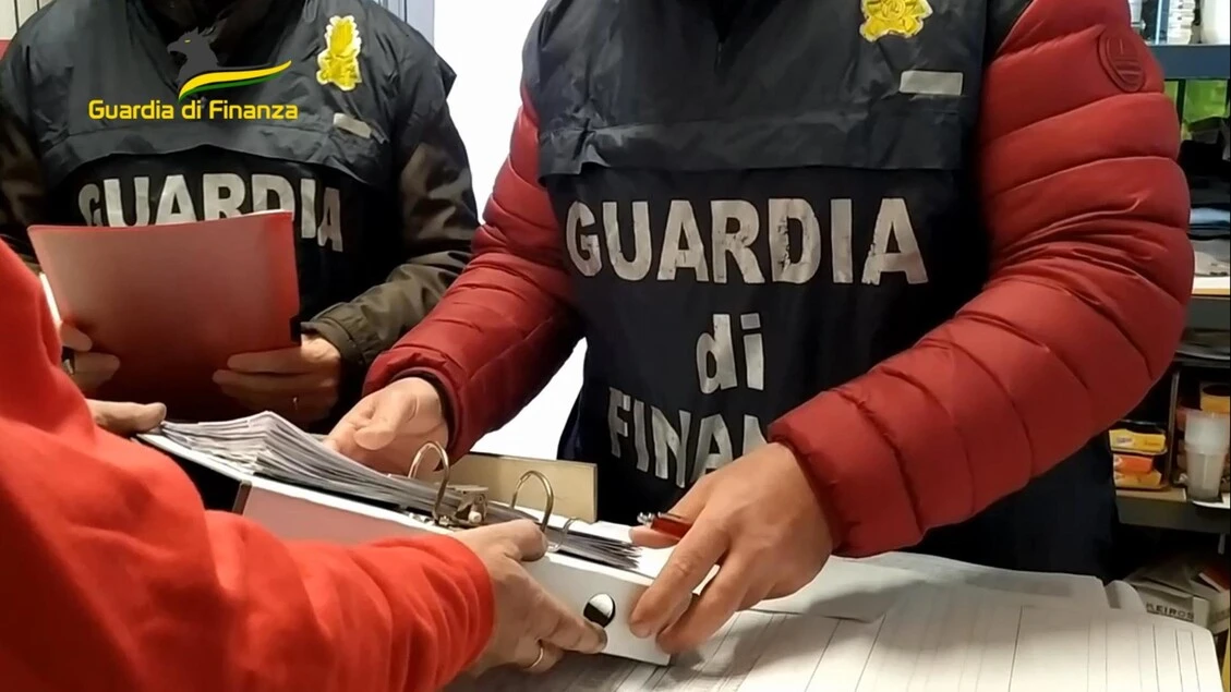 GdF dell'Umbria intensifica controlli contro caro carburanti