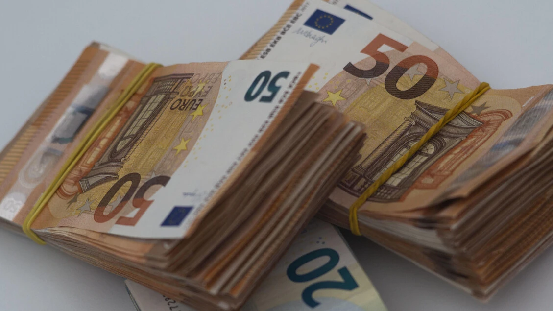 La Corte dei Conti Europea boccia la spesa Ue, faro sul debito