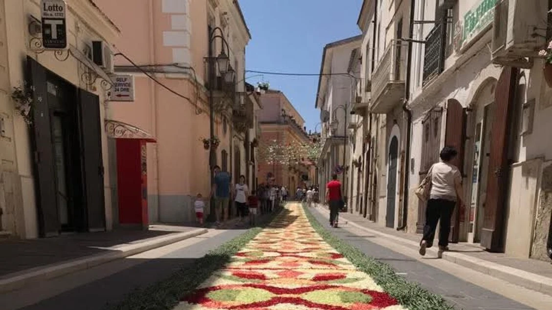 Torna Candela in Fiore, c'è anche un omaggio a Papa Francesco