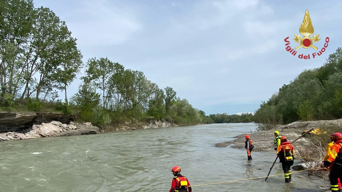 Morto uno dei 2 ragazzi tuffatisi nel Piave, l'altro salvo