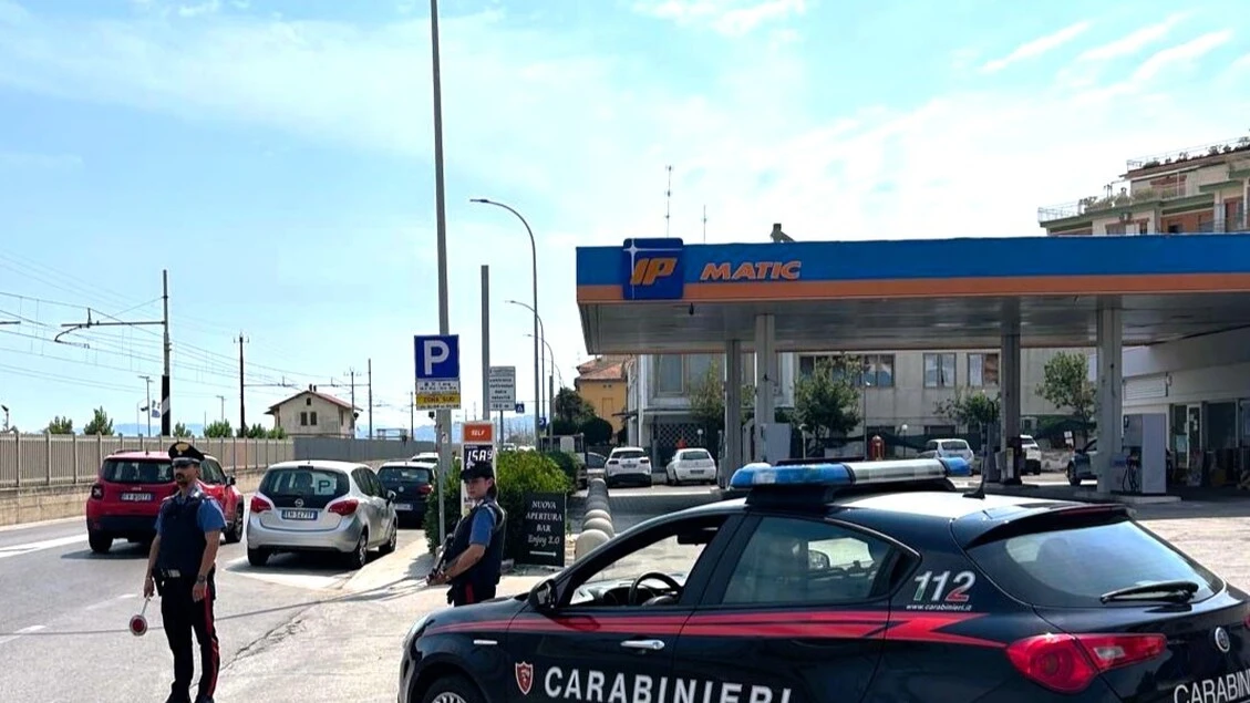 Fugge da carabinieri, 21enne si butta nel fiume e muore annegato