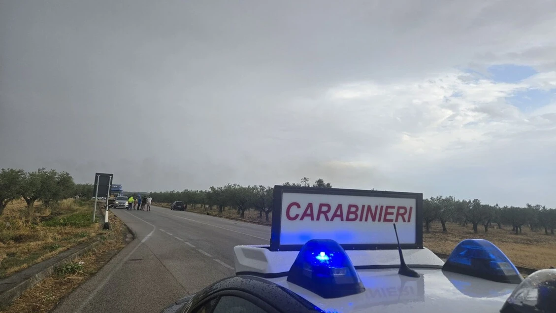 Scontro tra quattro veicoli nel Foggiano, muore motociclista