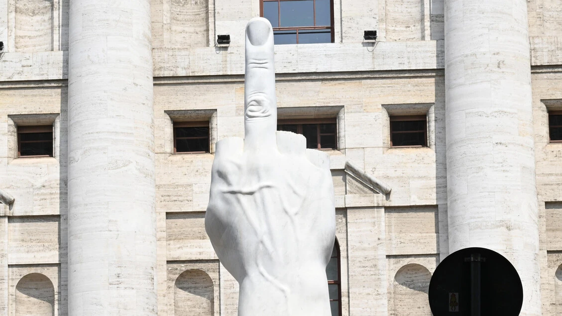 Borsa: Milano apre poco mossa (+0,03%)