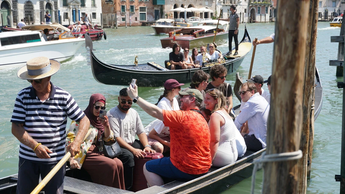 Venezia, più turisti su traghetti gondola grazie al web