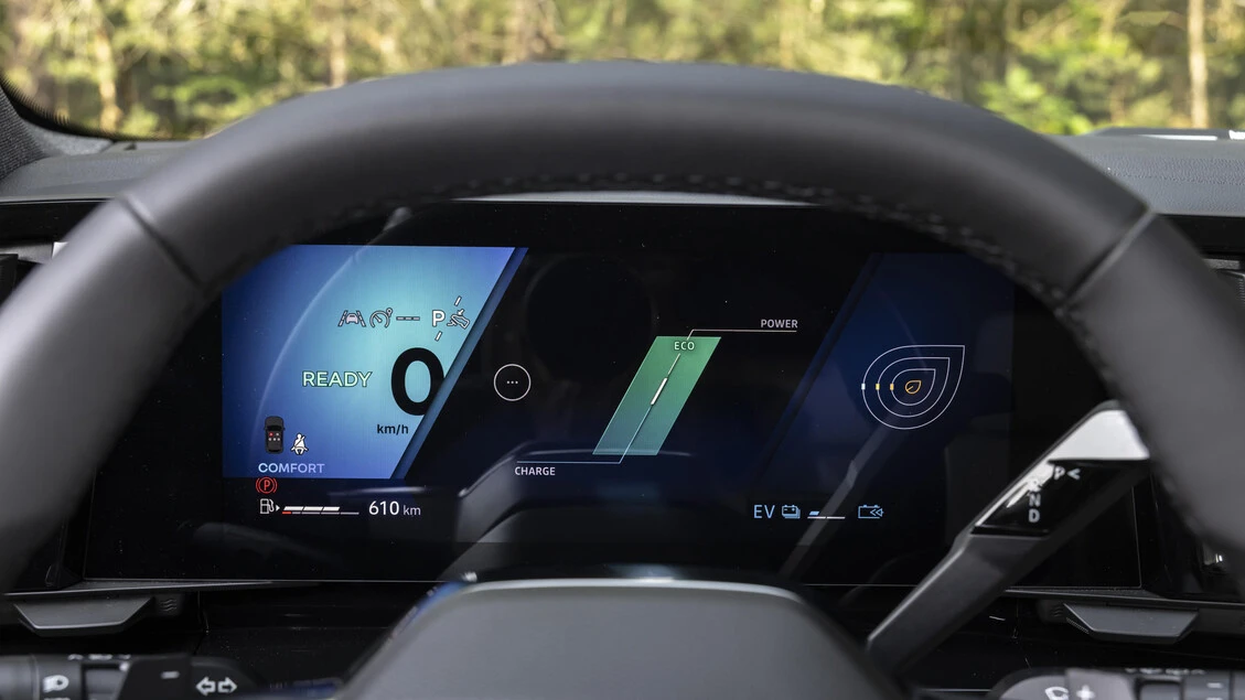 E-Tech full hybrid, nel cuore della strategia ibrida di Renault