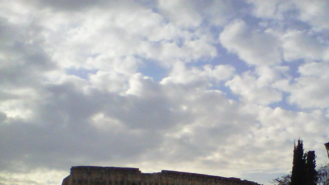 Italia divisa tra acquazzoni e sole, ma domenica bello ovunque