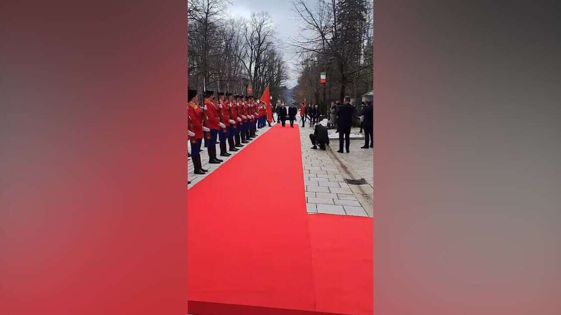 Mattarella in Montenegro, l'arrivo al palazzo presidenziale Plavi Dvorac