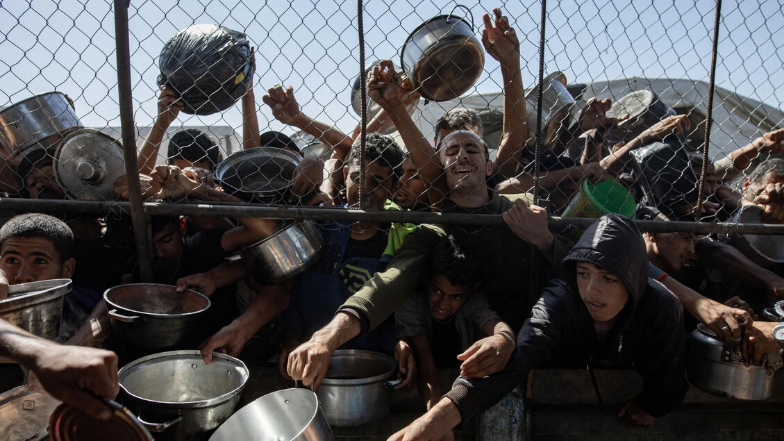 Hamas, 32 palestinesi uccisi mentre aspettavano gli aiuti