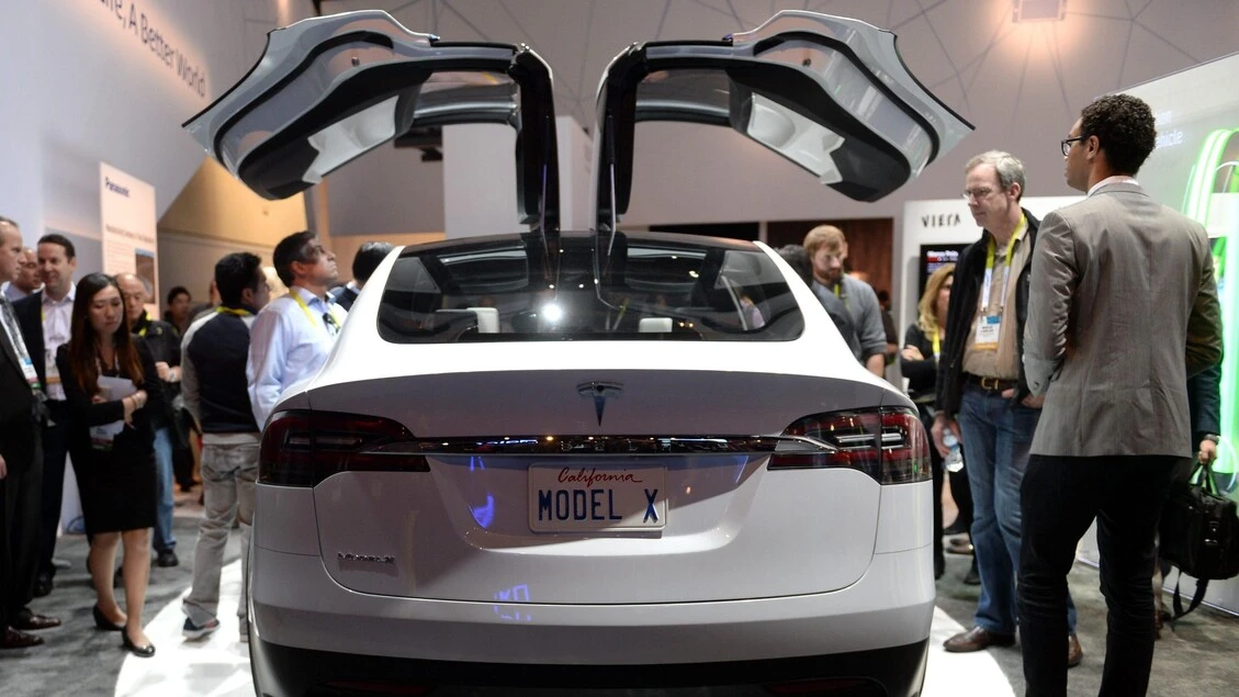 Crisi Tesla, Panasonic ricede investimenti su batterie in Usa