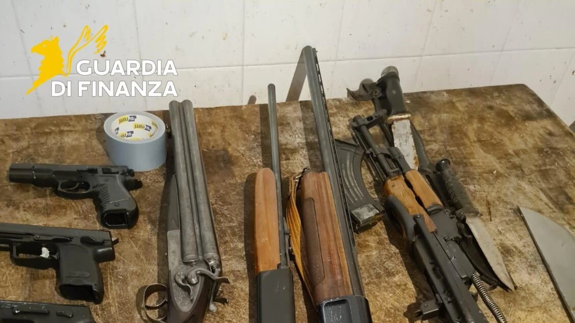 Maxi sequestro di droga, armi e 4 arresti in provincia di Roma
