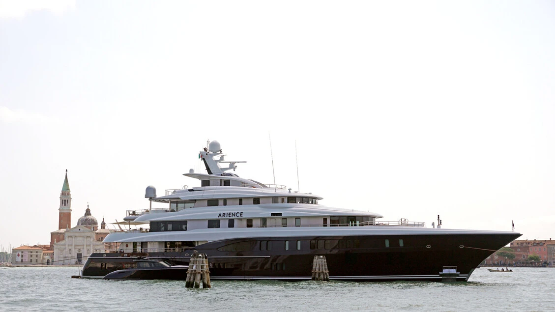 Nozze Bezos, primi arrivi, in laguna lo yacht di Bill Miller