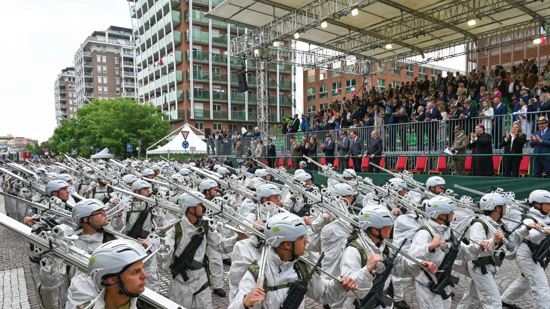 Adunata Alpini, oltre 300 militari hanno aperto la sfilata