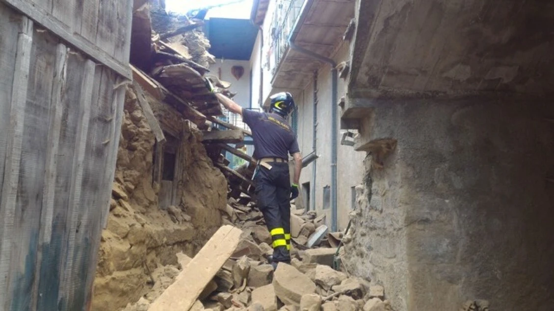 Case Ater inagibili a 9 anni dal sisma, sgomberate 12 famiglie