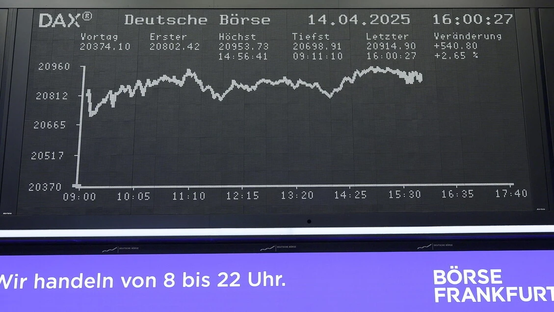 Borsa: l'Europa apre debole con la scure di Moody's sugli Usa