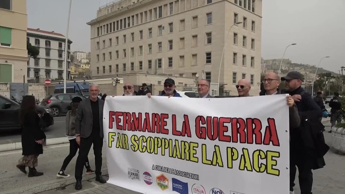 Napoli, presidio pro-Trump davanti al Consolato Usa: 