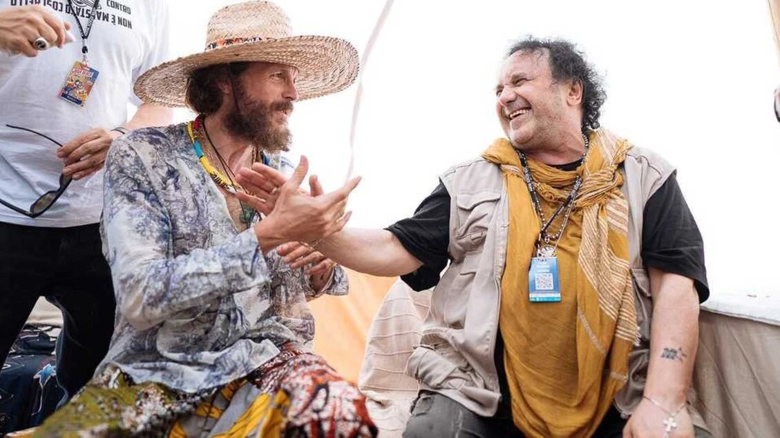 Anche Jovanotti e De Gregori al concerto di Enzo Avitabile