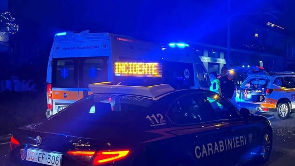 Travolto da un'auto mentre attraversa la strada, muore 80enne