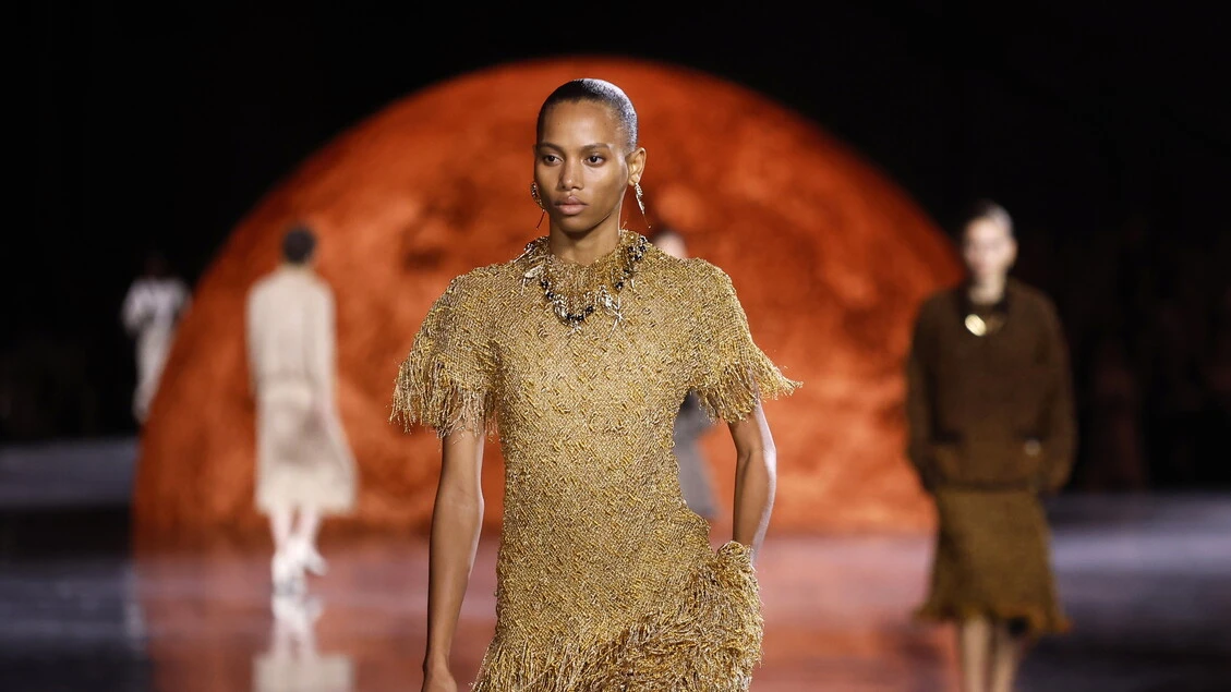 Blazy debutta da Chanel, il futuro arriva dal passato