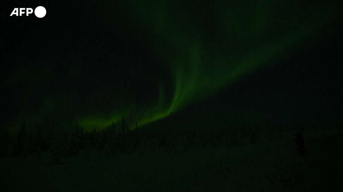 Canada, l'aurora boreale da' spettacolo sul cielo artico