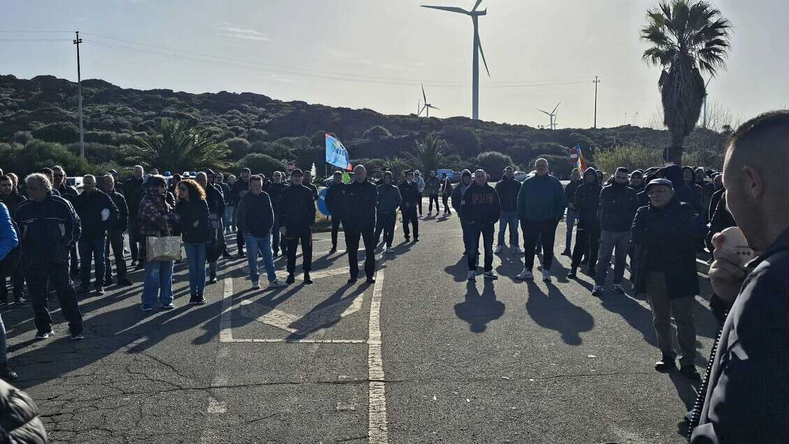 Urso convoca tavolo Portovesme, stop sciopero e blocco cancelli