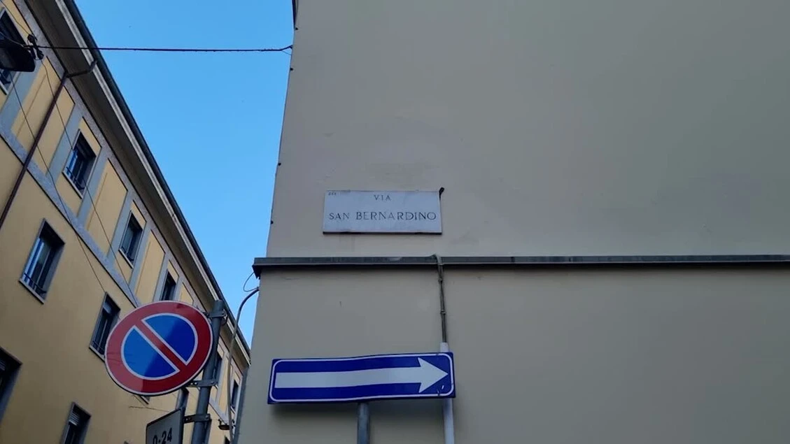 Milano, Papa Francesco e il dramma dei migranti nel murale di Palombo
