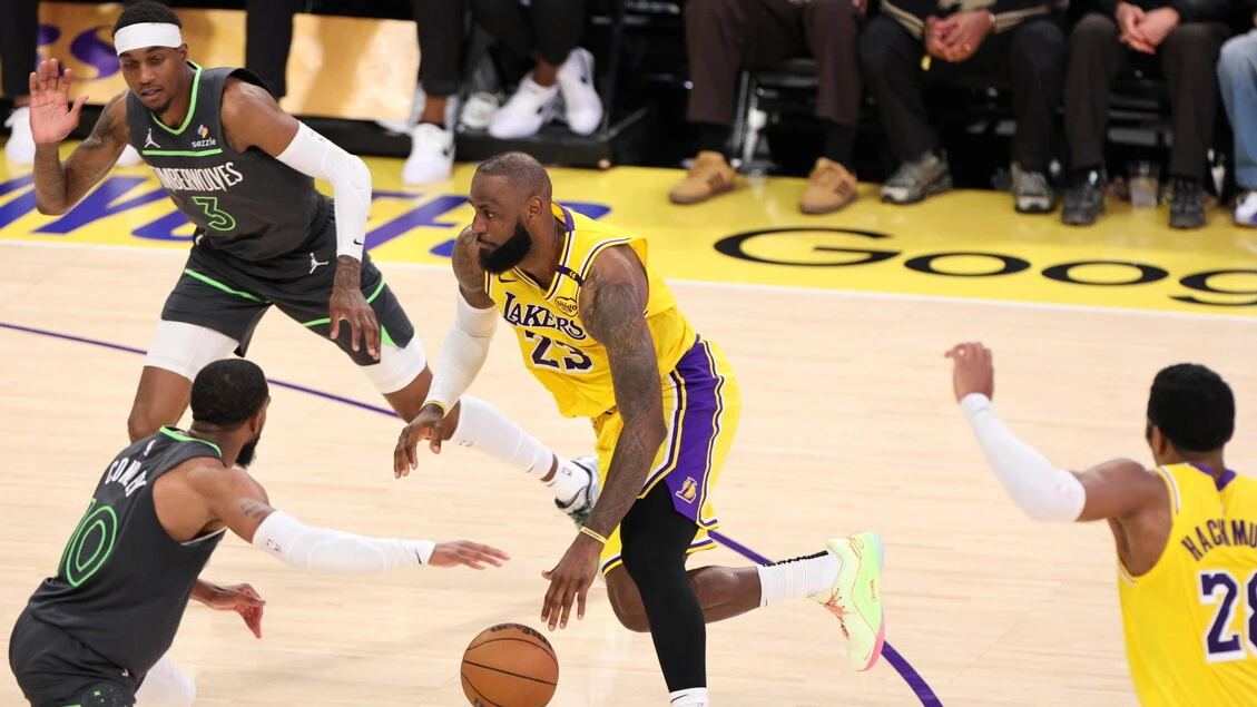 Nba: LeBron James esercita opzione con i Lakers e non si ritira