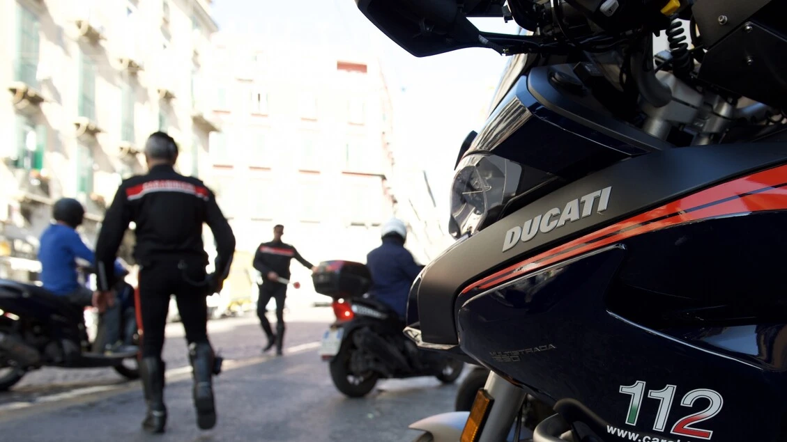 Nel Napoletano donna accoltellata dal vicino durante lite