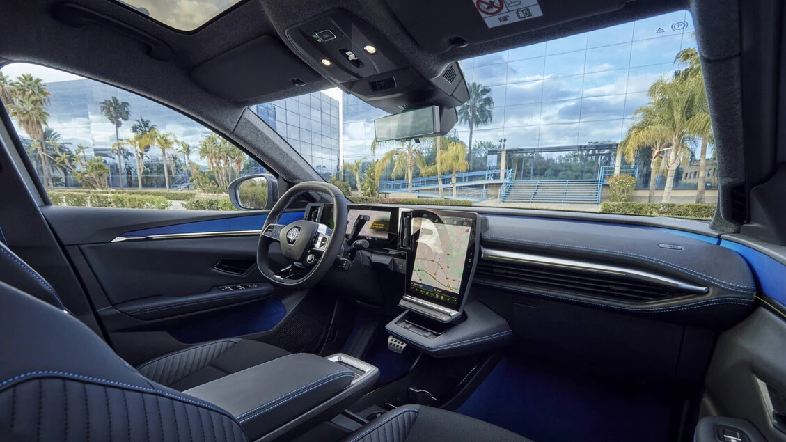Renault Scenic E-Tech Electric, abitacolo luminoso e accogliente