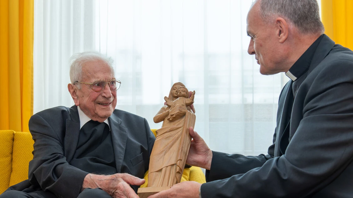 Statua che racconta storia detenuti altoatesini degli anni '60