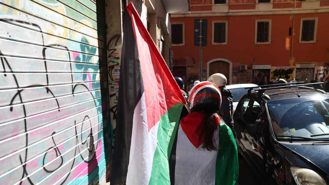 Corteo Roma, sequestrate maschere antigas e mazze su pullman