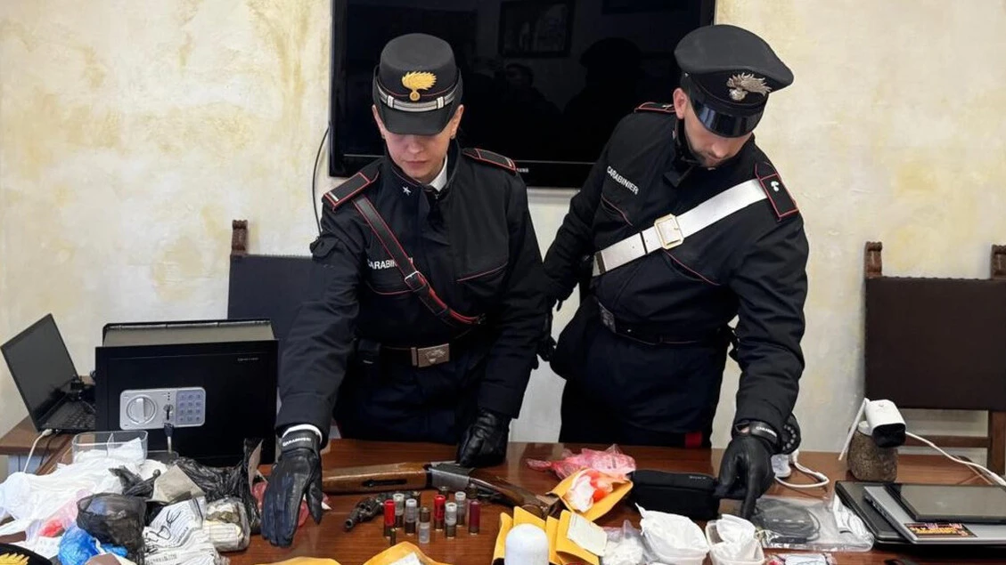 Blitz nel fortino degli Spada a Ostia, tre arresti