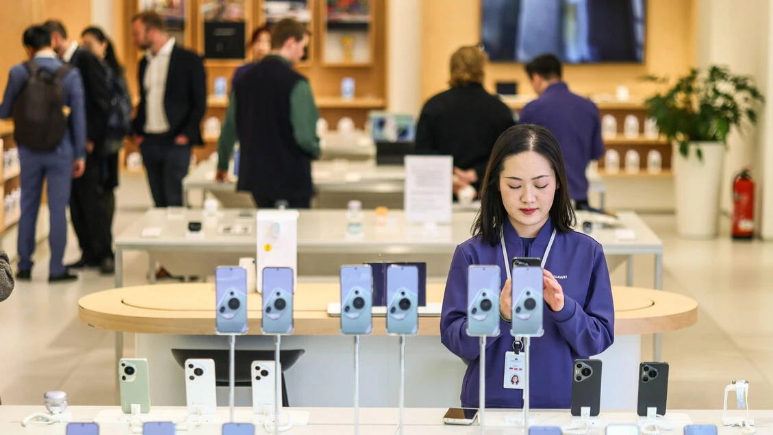 Huawei torna leader in Cina negli smartphone, Apple risale