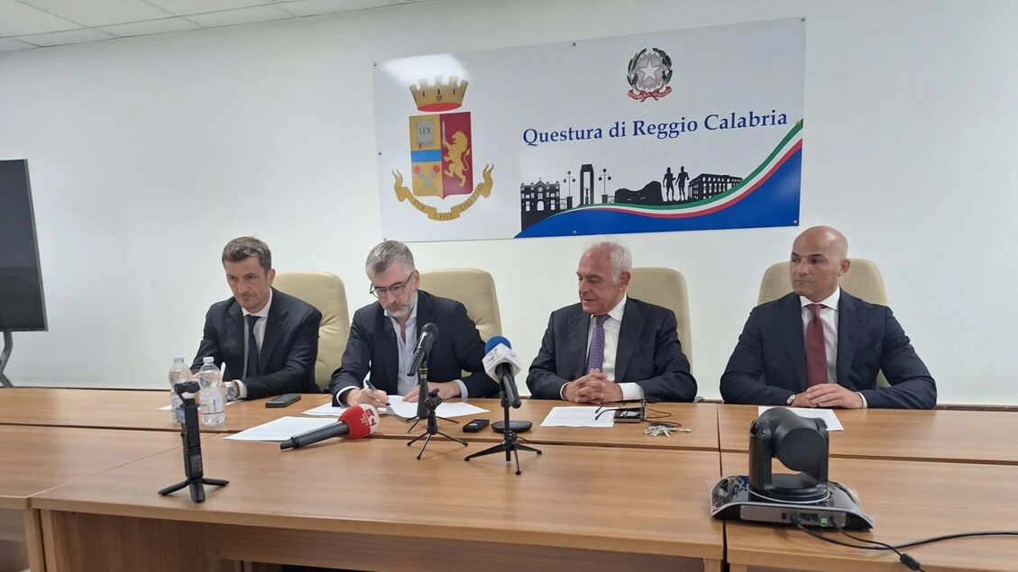 Procuratore Reggio C., sbarchi migranti grave fenomeno criminale