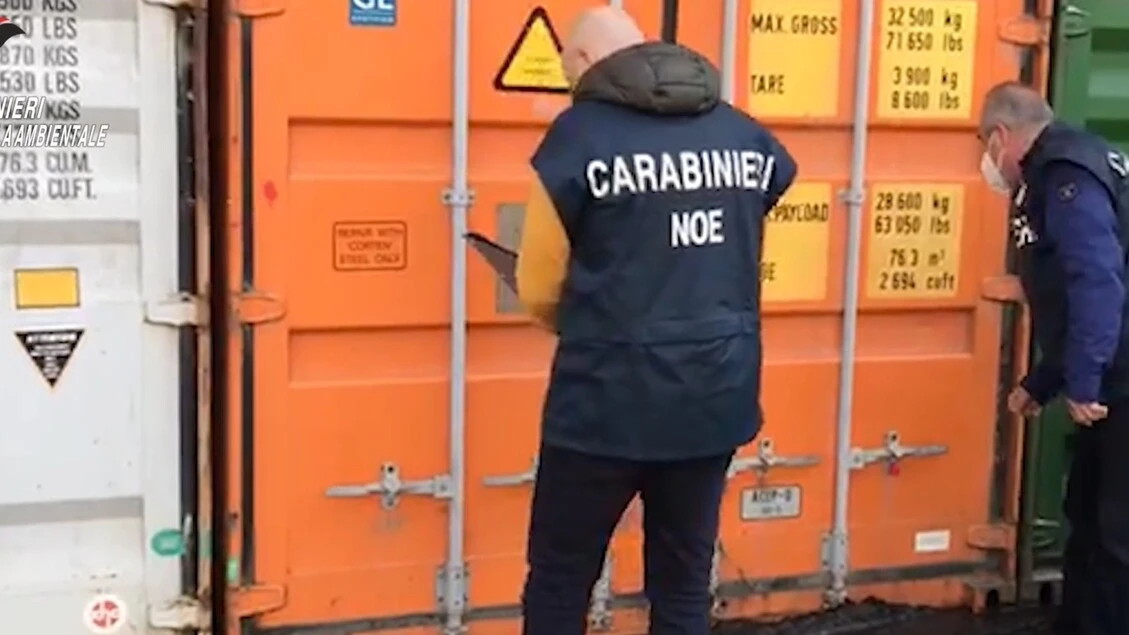 Sequestro 370 tonnellate rifiuti per fusione diretti in Turchia
