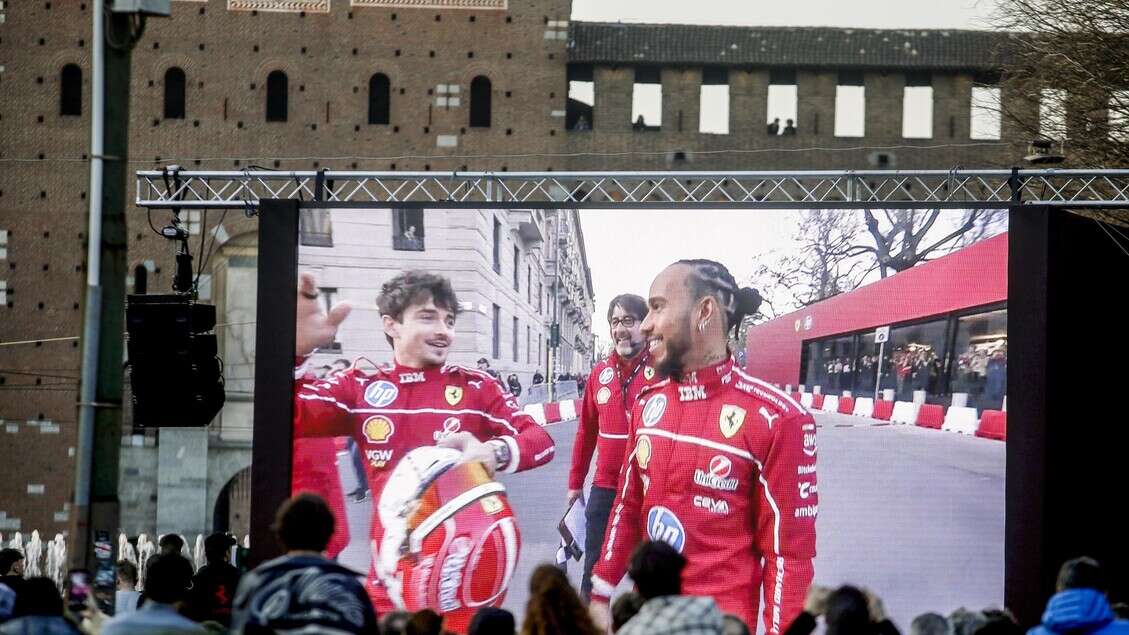 Ferrari-show a Milano, duetto Mondiale Leclerc-Hamilton