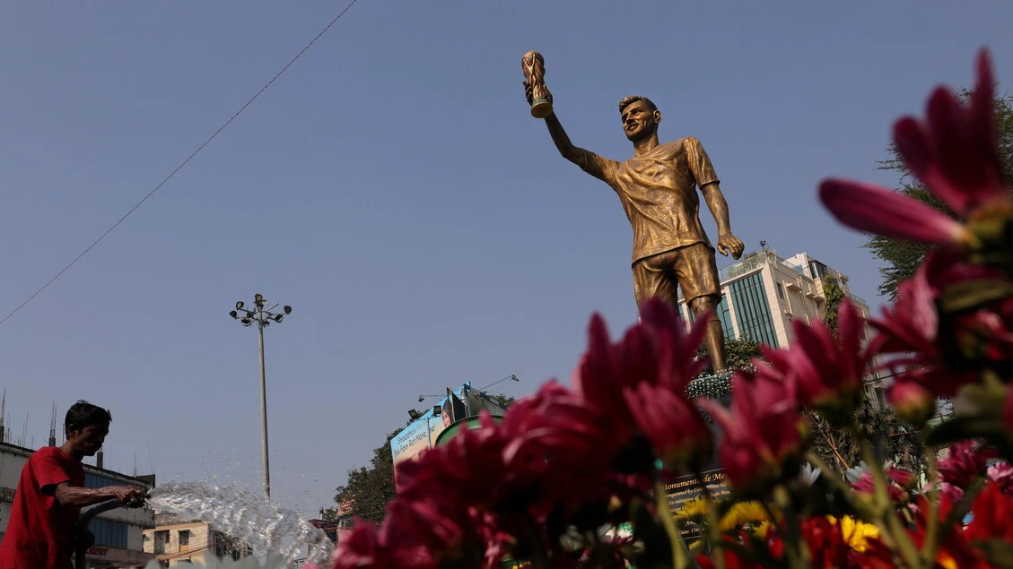 Rimossa per sicurezza la statua di Messi in India, 'oscillava al vento'