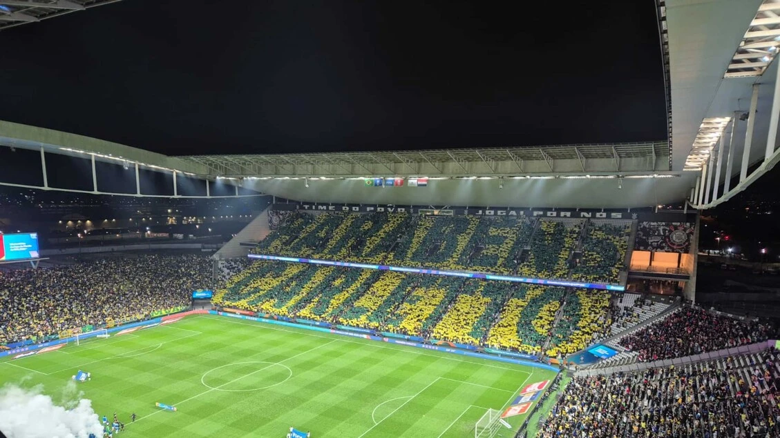 'Parabens Carletto', lo stadio di San Paolo festeggia Ancelotti