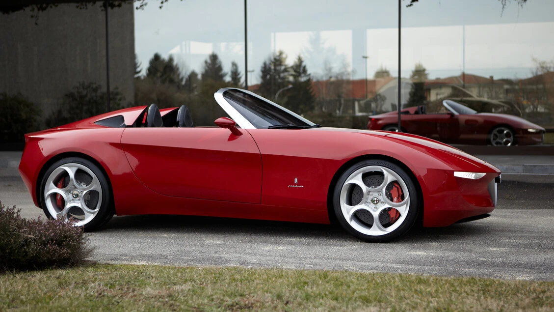 Pininfarina nella Corte d'Onore di Palazzo Reale per i 95 anni