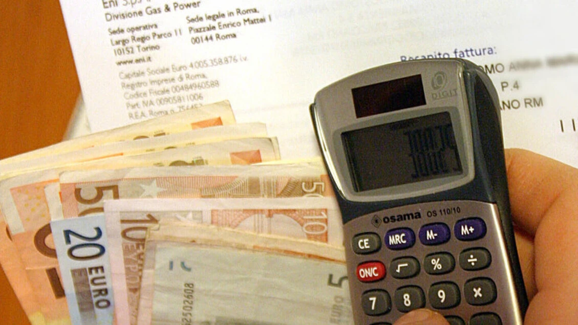 Scatta lo stop dell'Adi per un mese, 500 euro di sostegno a famiglia