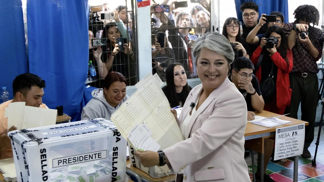 Cile, ballottaggio tra comunista Jara e ultraconservatore Kast