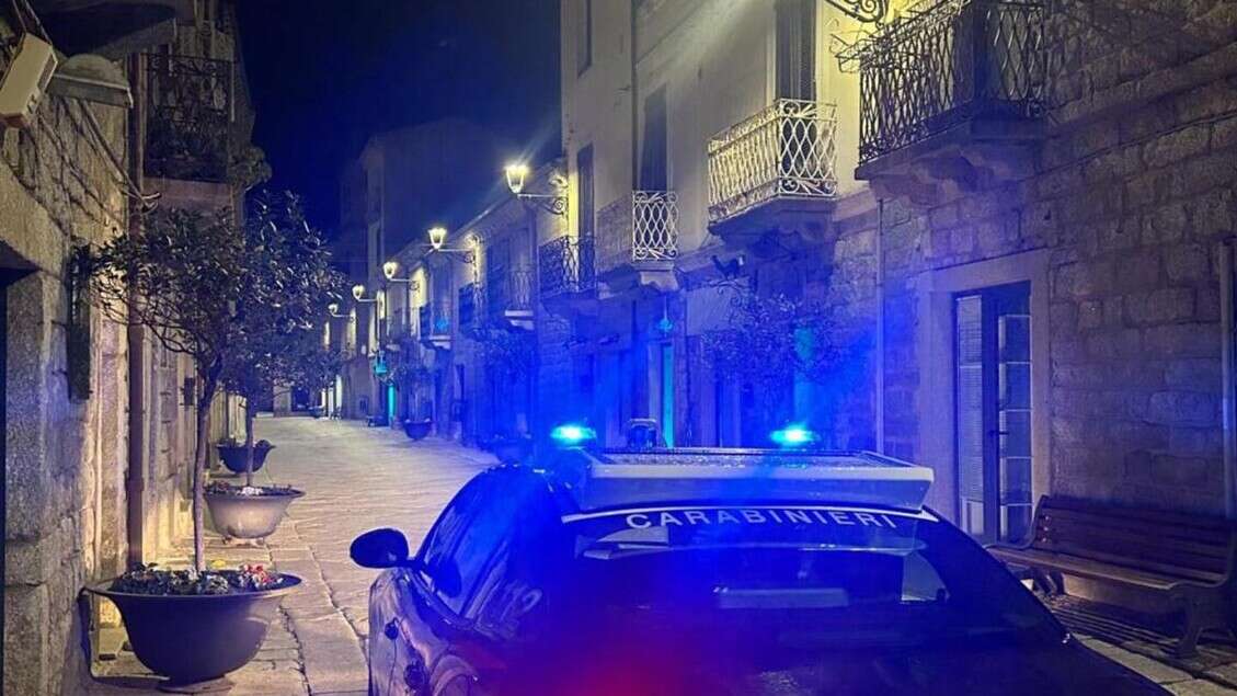 Legò e violentò l'ex fidanzata, arrestato a Tempio