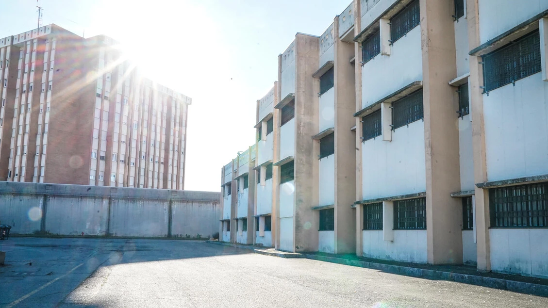 Da padre a figlio detenuto scarpe con cocaina in sala colloqui