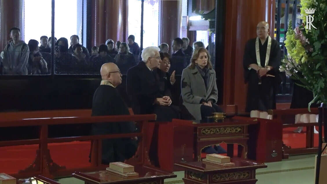 Mattarella in Giappone, visita al tempio buddista Senso-ji