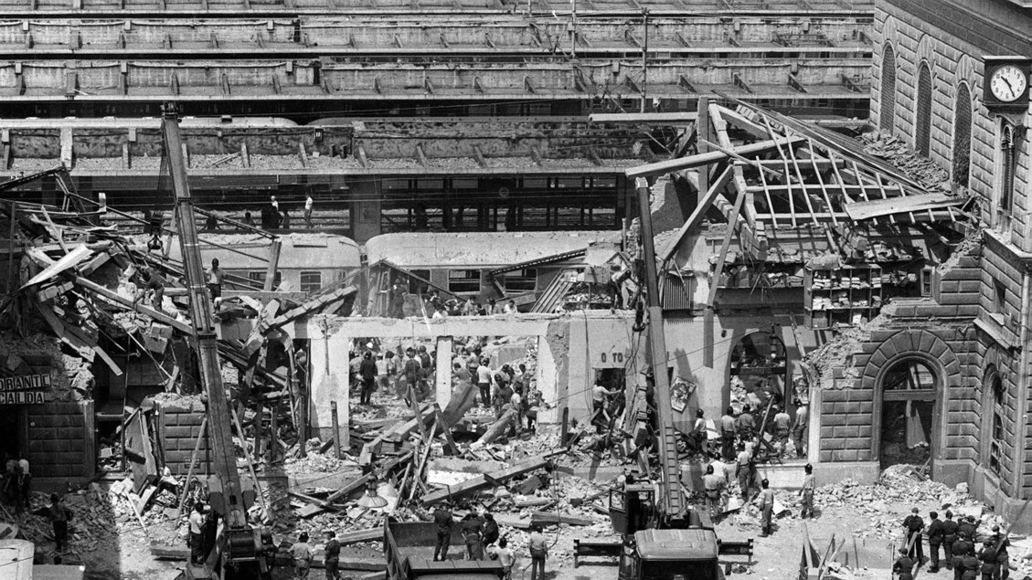 Strage Bologna: migliaia in corteo fra applausi e commozione