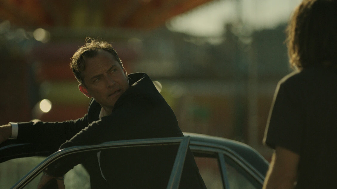 Law e Bateman fratelli diversi in Black Rabbit