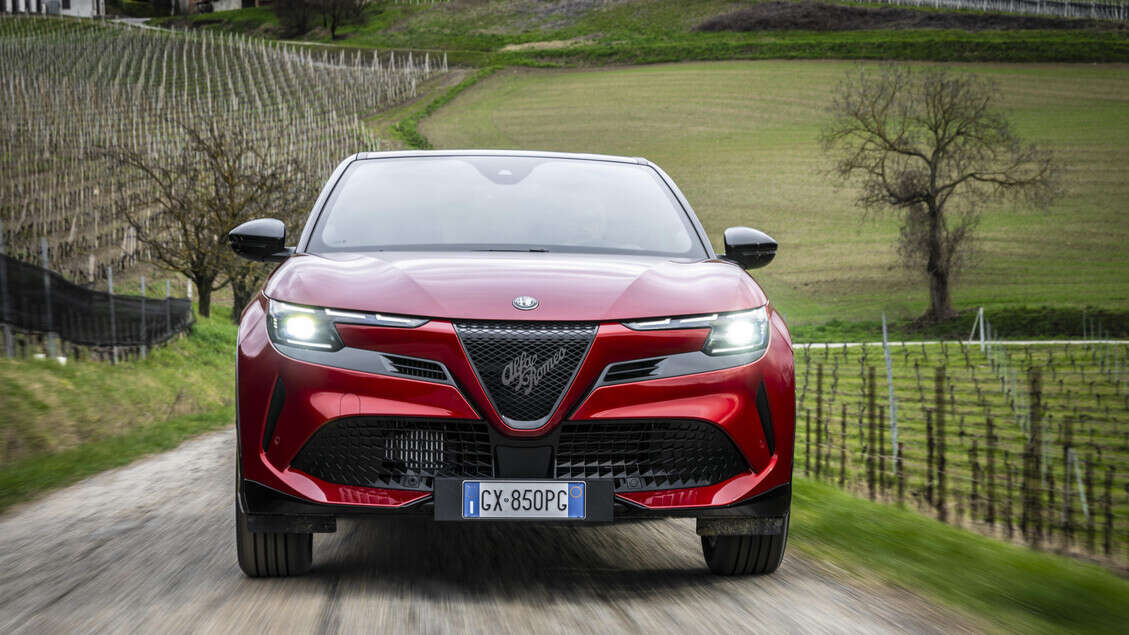 Alfa Romeo Junior Ibrida Q4 è l'integrale intelligente