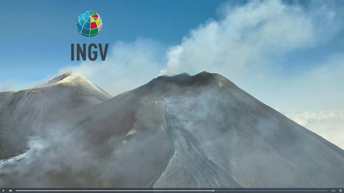 Etna, l'attività del vulcano dal cratere di sud-est