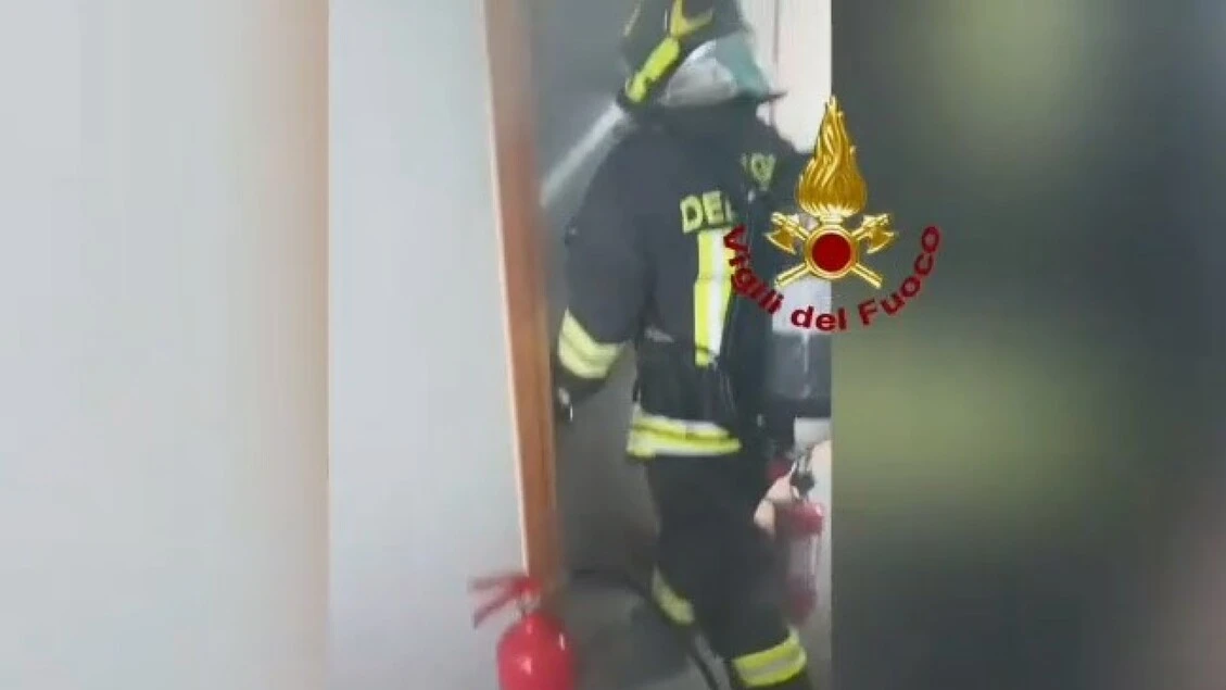 Fiamme in stanza hotel a Mestre, oltre 400 clienti evacuati
